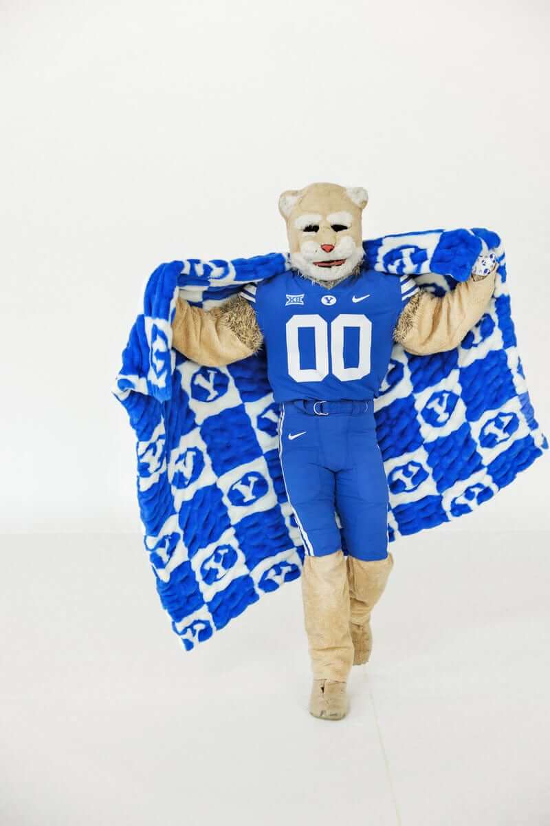 BYU Cougars Blanket - Hugs - Image 4