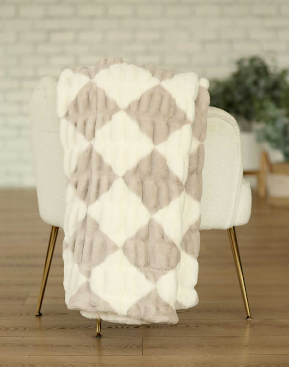 Hugs Diamond Ancient Scroll Blanket - Image 4