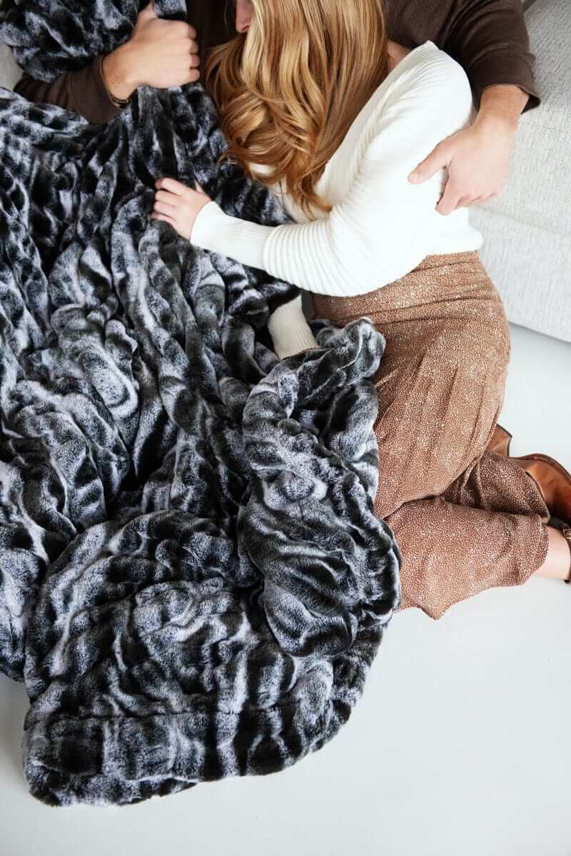 Hugs Marble Onyx Blanket - Image 3