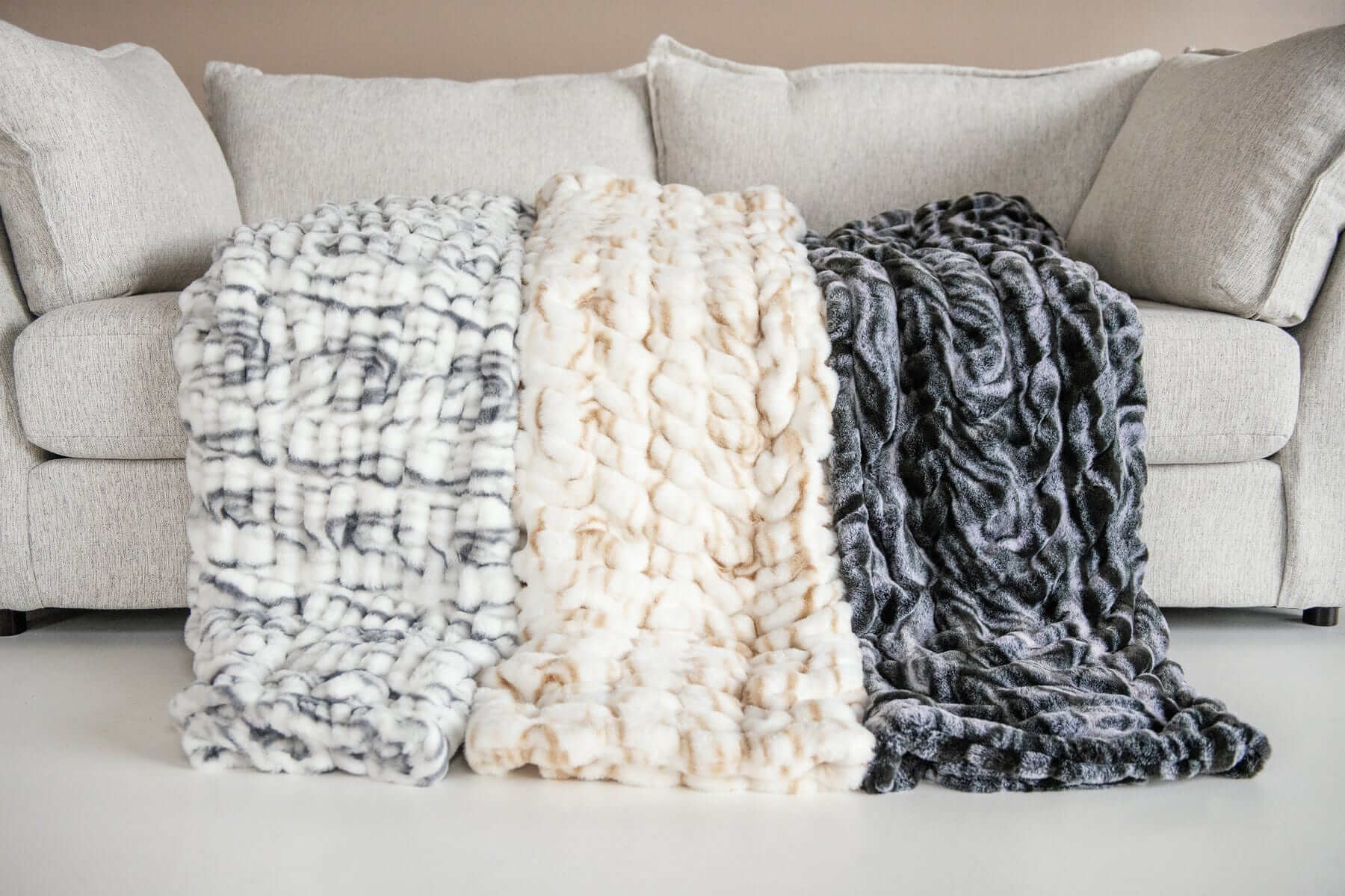 Hugs Marble Onyx Blanket - Image 5