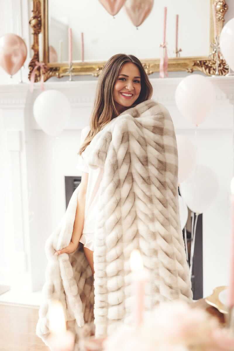 Hugs Sophia Cream Gingham Blanket - Image 2