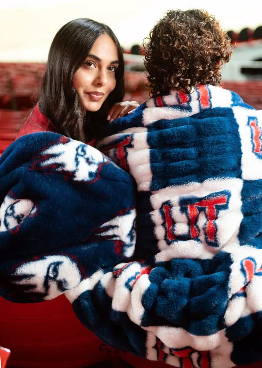 Utah Tech Trailblazers Blanket - Hugs - Image 4