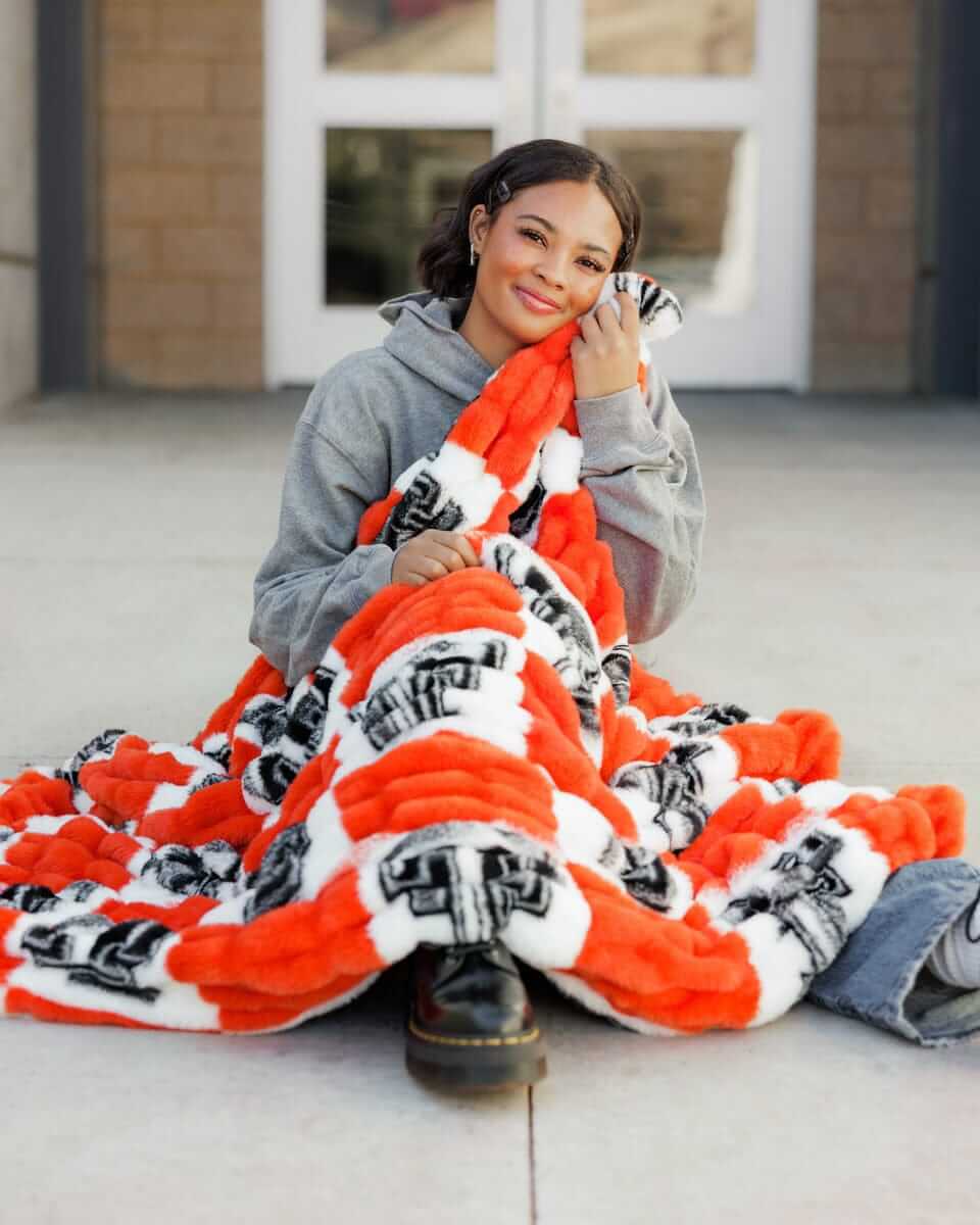 Texas Tech Raiders Blanket - Hugs - Image 2