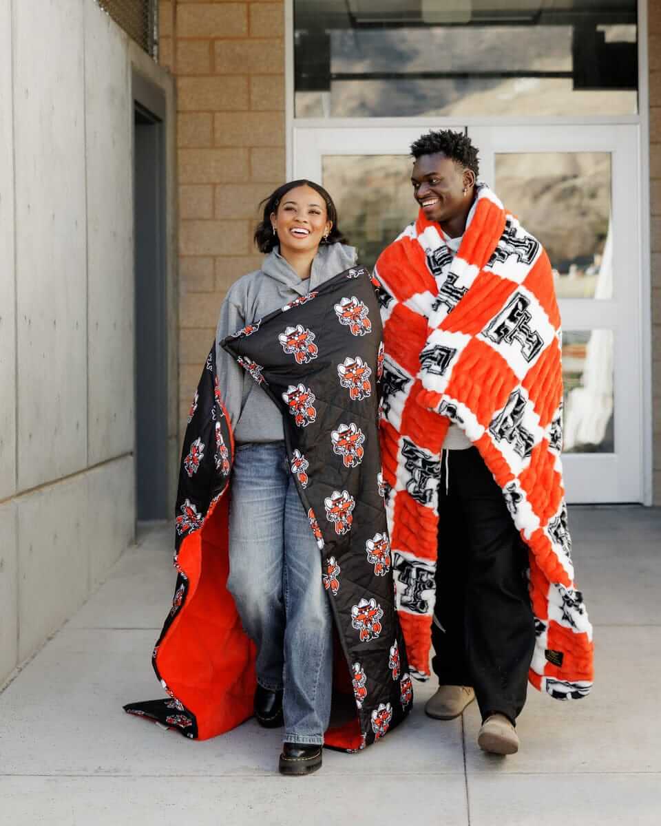 Texas Tech Raiders Blanket - Hugs - Image 3